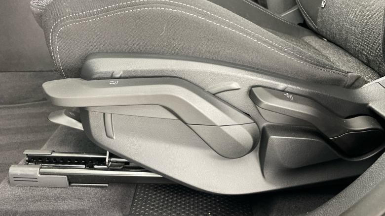 BMW 2 Series 220i MHT Sport 5dr DCT Petrol Hatchback